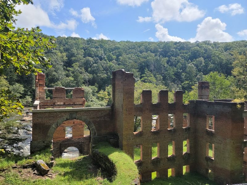 15 Amazing Georgia Summer Day Trips That Are Big On Fun And Easy On The Budget - Decor Hint Sweetwater Creek State Park