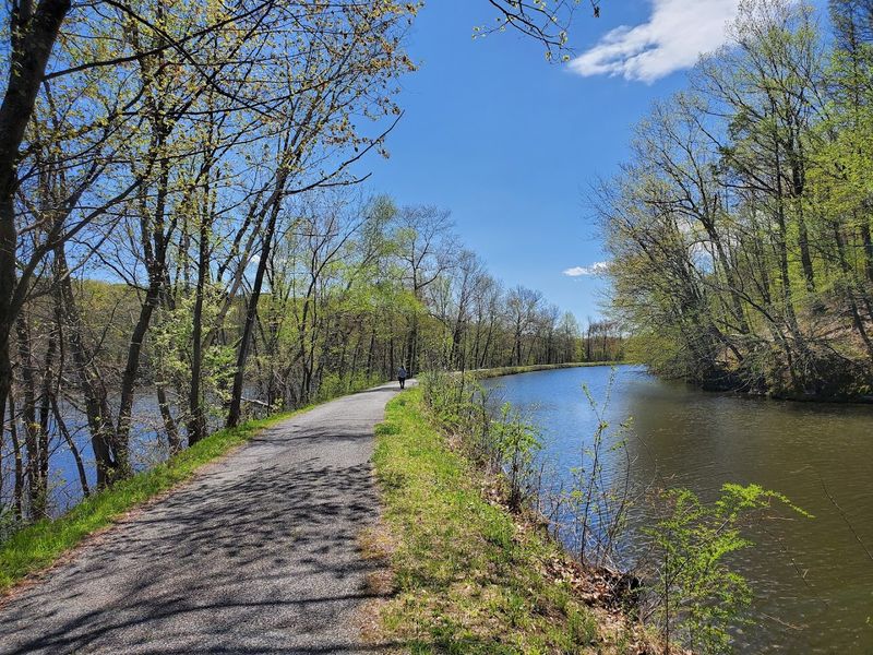 Windsor Locks Canal Trail State Park, Suffield 