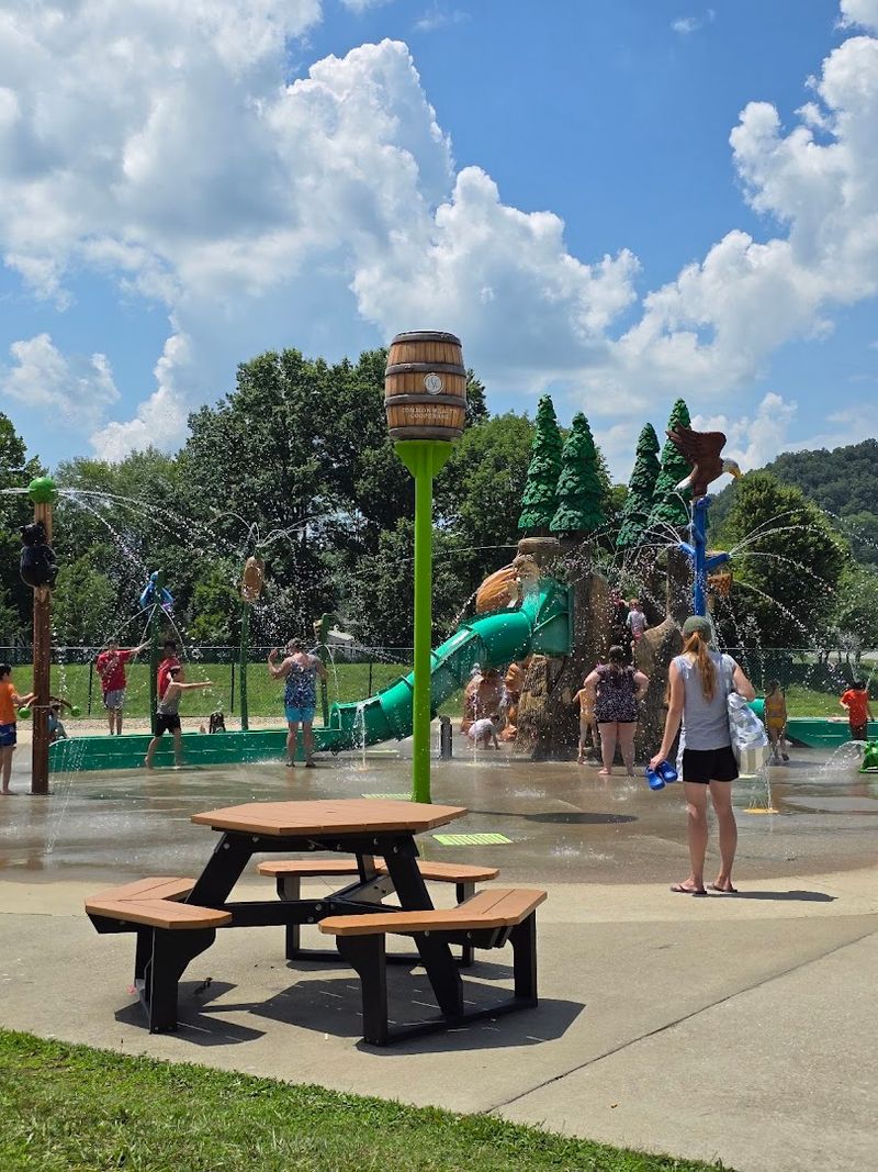 Sheltowee Falls Splash Pad