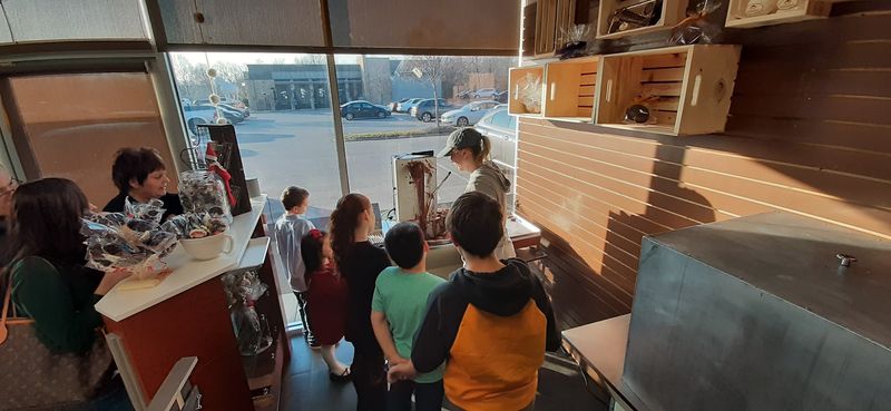 Hands-On Chocolate Classes Are A Must