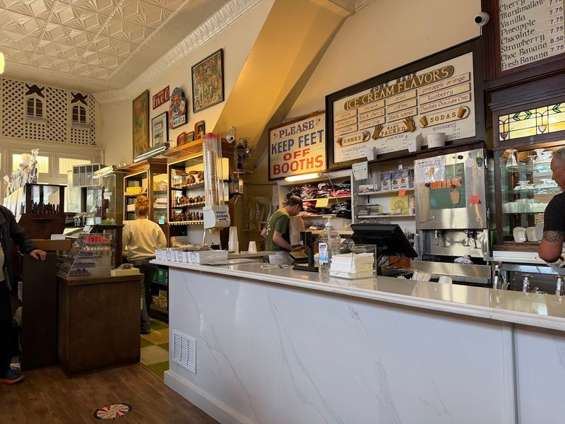 Sundae Lovers Cross All Of Missouri To Reach This Century-Old Candy Shop - Decor Hint The Retro Atmosphere Is Real