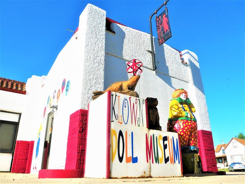 13 Hidden Nebraska Attractions Perfect For A Saturday Adventure This Summer - Decor Hint Klown Doll Museum, Plainview