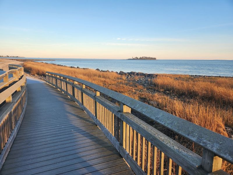 This Connecticut State Park Has One Of The Most Scenic Beach Walks On The Coast - Decor Hint Fall And Off-Season Magic