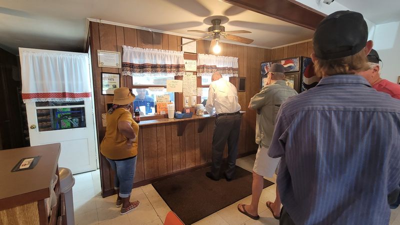 This Eastern North Carolina BBQ Spot Serves A Pork Plate With Coleslaw That Locals Still Swear By - Decor Hint Locals Still Trust The Same Order
