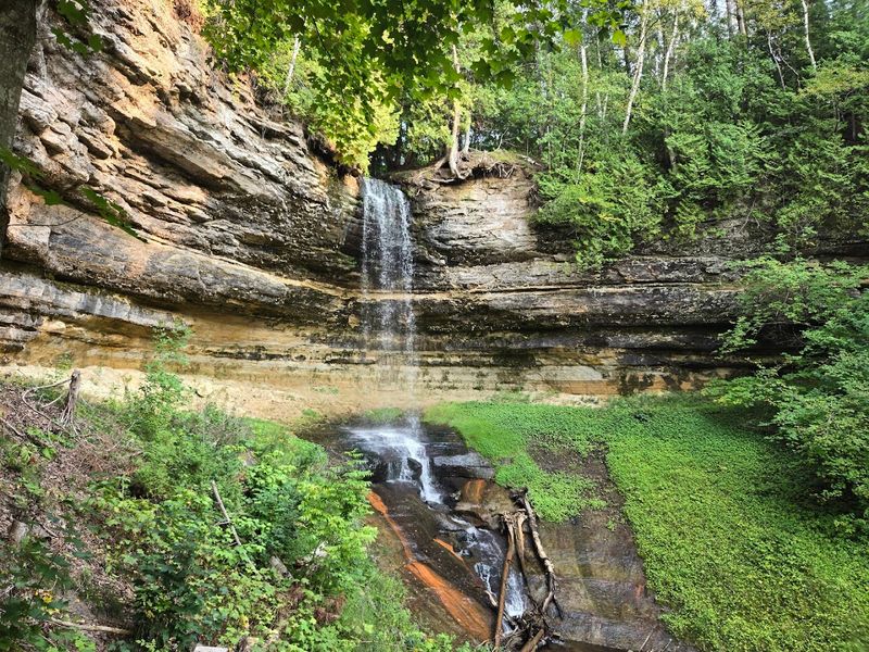 Munising Falls Visitor Center, 1505 Sand Point Rd, Munising
