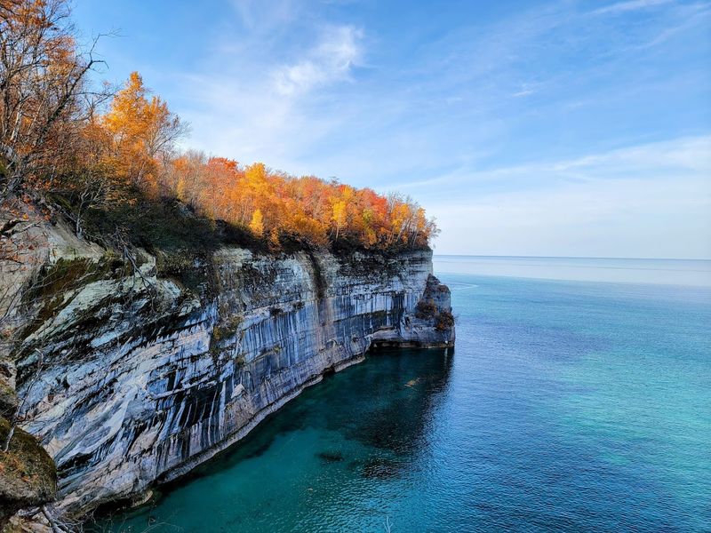 11 Michigan Road Trip Destinations That Cost Very Little But Feel Priceless - Decor Hint Pictured Rocks National Lakeshore