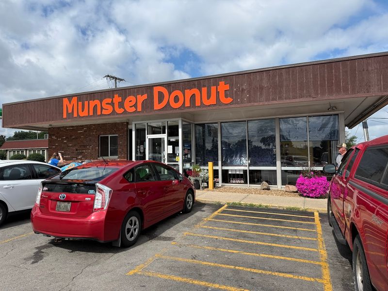 14 Indiana Bakeries That Locals Keep Recommending Again And Again - Decor Hint Munster Donut