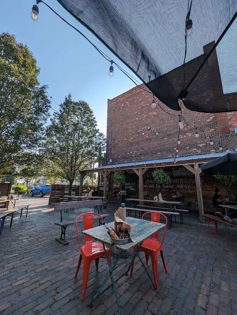 Mercury Burger & Bar, Detroit 