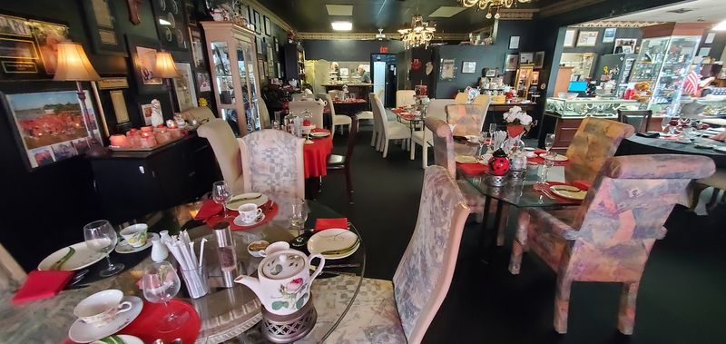 10 Charming Florida Tea Houses Where Every Cup Feels Like A Little Escape - Decor Hint Diamond Tea Room & Bistro