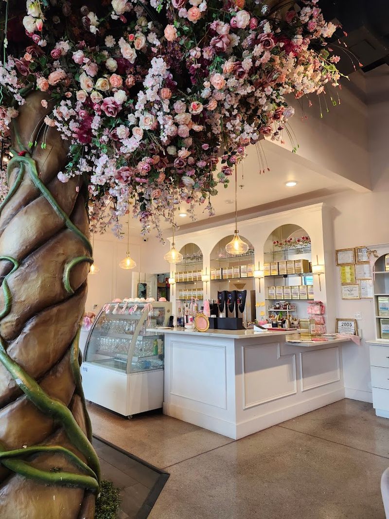 These 10 Michigan Tea Houses Offer More Than Just A Great Cup - Decor Hint Lily's & Elise Tea House
