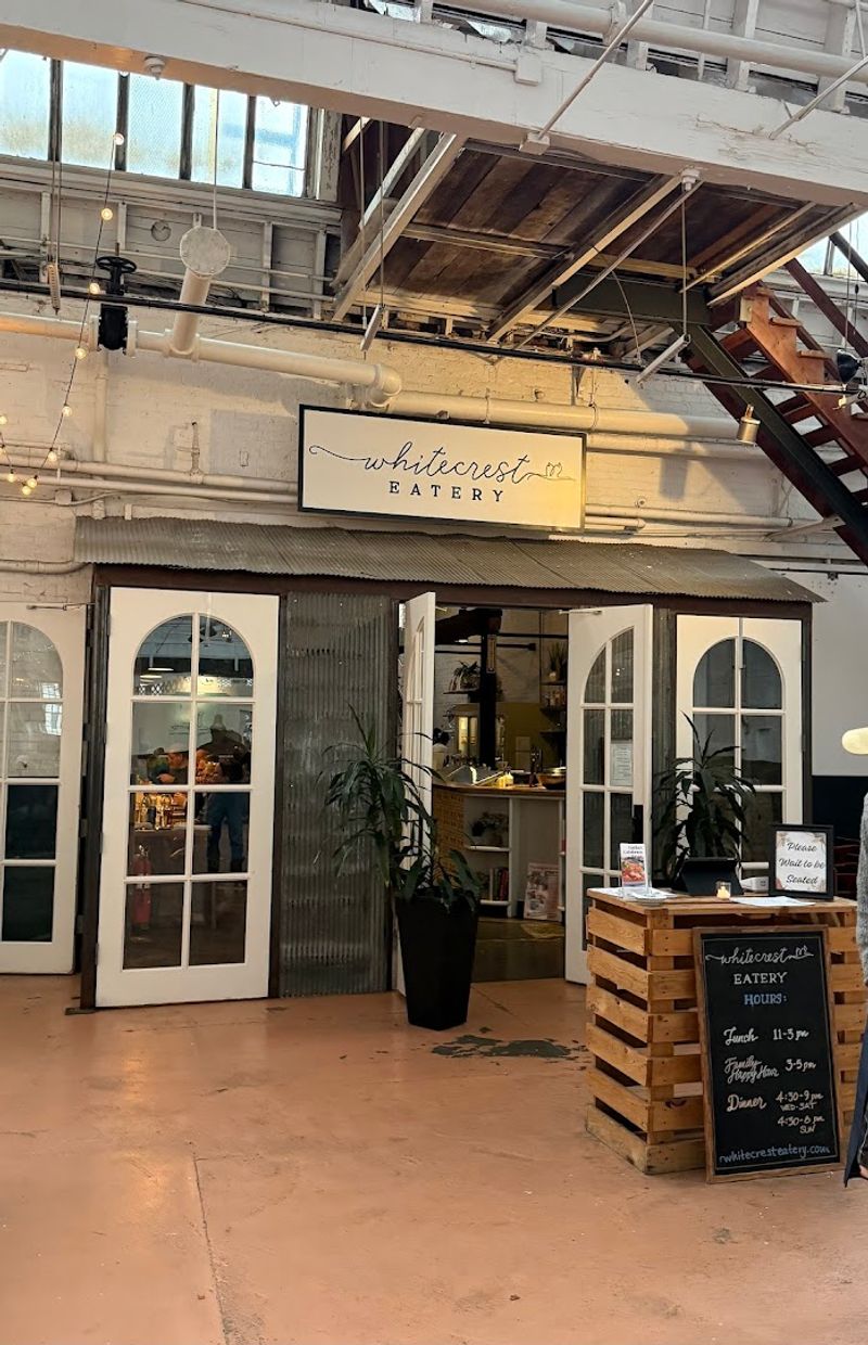 Whitecrest Eatery, Stonington