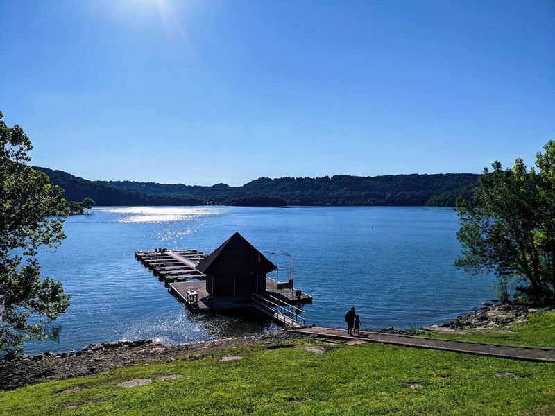 This Dreamy Tennessee Town Feels Like The Setting Of Your Favorite Holiday Movie - Decor Hint Upper Cumberland Region Day Trips