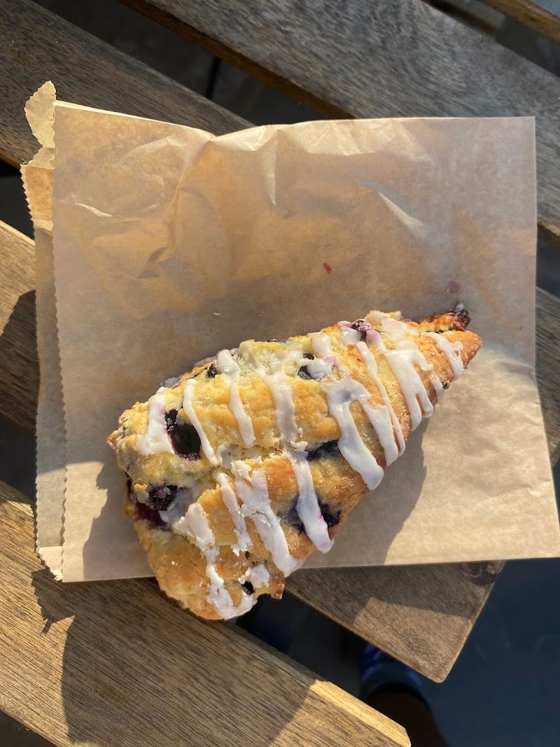 The Tiny Louisville, Kentucky Bakery That Sells Out By 10 AM Every Saturday Morning - Decor Hint Blueberry Scones That Feel Like A Warm Hug