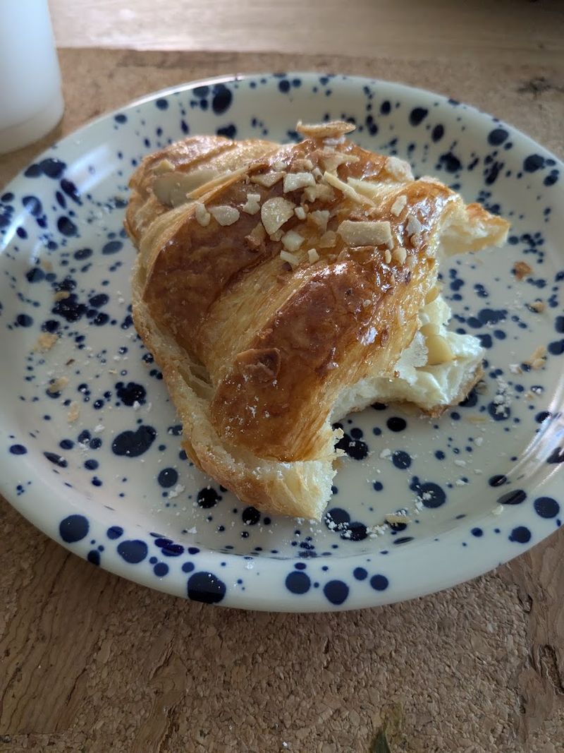 The Tiny Louisville, Kentucky Bakery That Sells Out By 10 AM Every Saturday Morning - Decor Hint The Almond Croissant Worth Crossing Town For