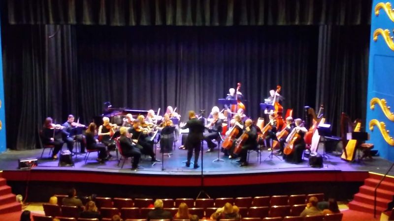 The Fox Theatre Keeps The Small-Town Stage Alive