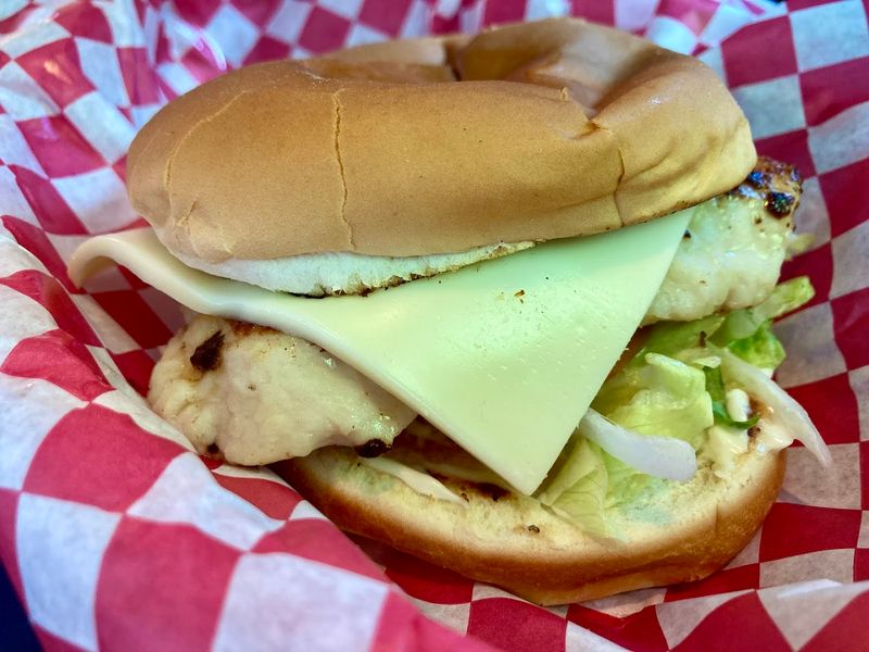 This Idaho Drive-In Keeps Its Carhop Service And Old-School Burger Charm - Decor Hint Sandwiches For Non-Burger Fans