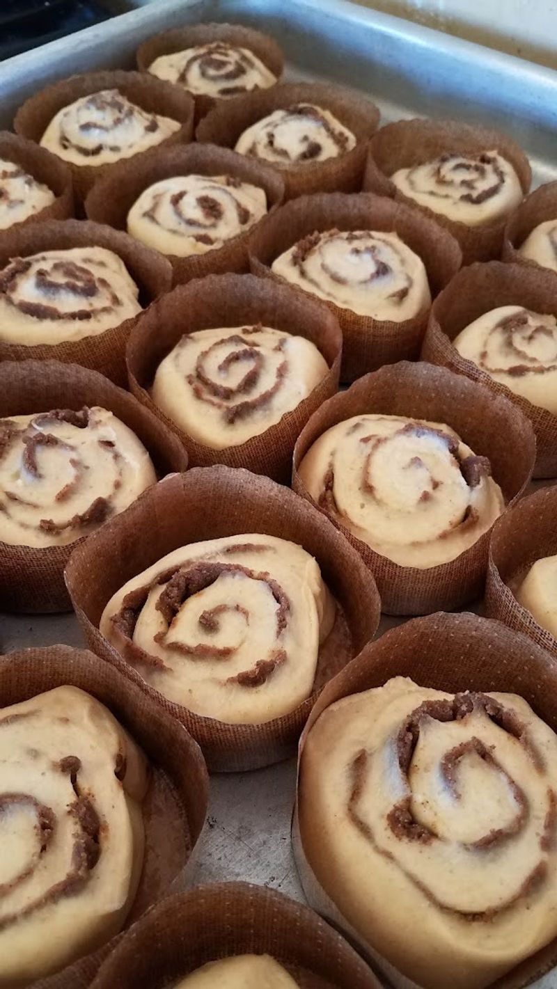 This Cozy Washington Bakery Serves Cinnamon Rolls That Feel Like Pure Morning Magic - Decor Hint Why Locals Keep Coming Back Every Week