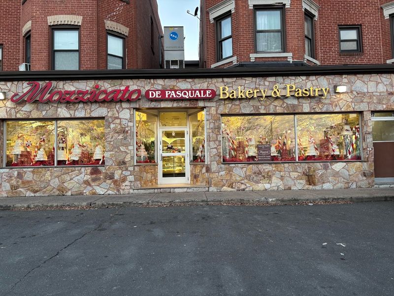 Mozzicato DePasquale Bakery And Pastry Shop, Hartford
