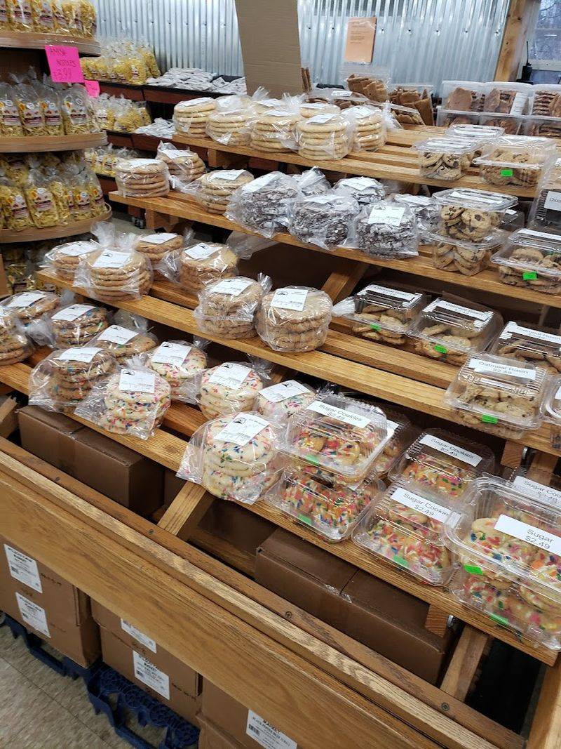 This Indiana Farm Market Is Known For Amish Fry Pies Worth The Drive - Decor Hint Banana Bread And Pretzel Bread Worth Driving For