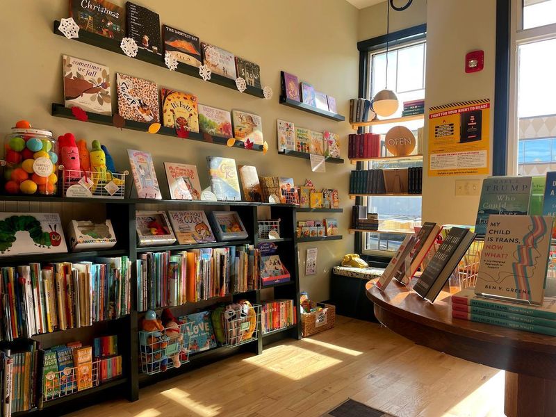 Black Rock Books, Bridgeport