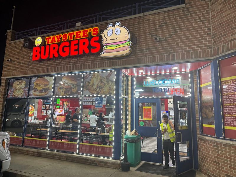Taystee's Burgers, Dearborn 