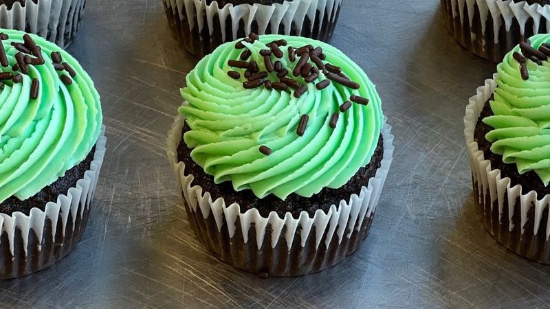 Cupcakes Make The Case Fast