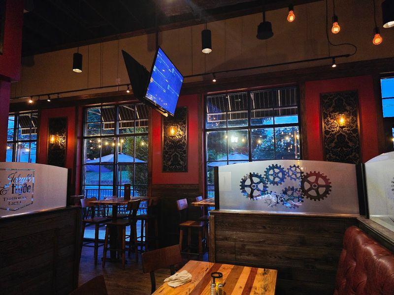 Jekyll & Hyde Taphouse And Grill
