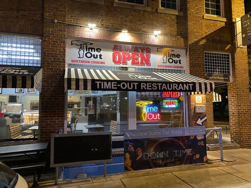 Around-The-Clock Hours Make The Comfort Food Hook Work