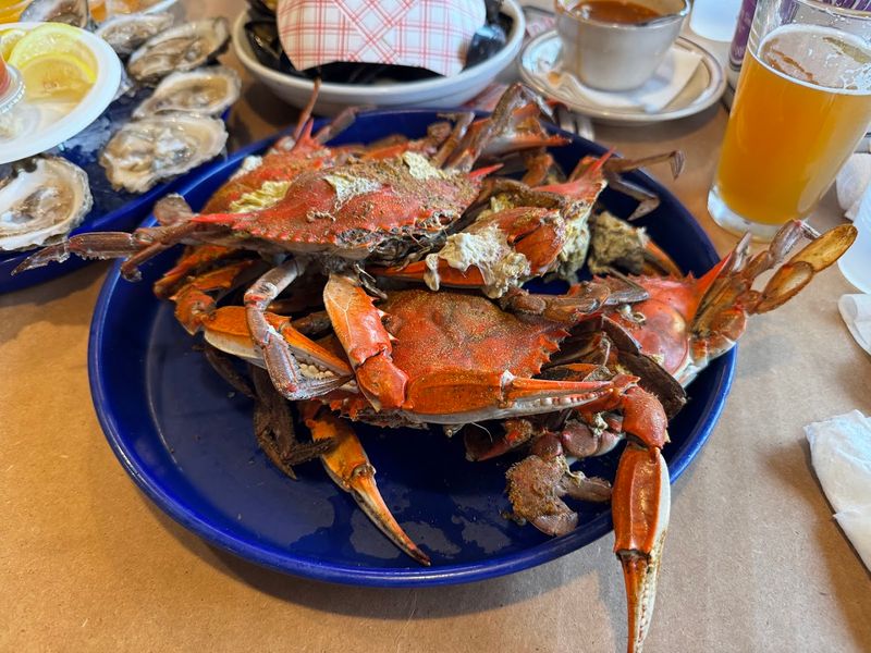 Mike's Restaurant & Crabhouse, Riva