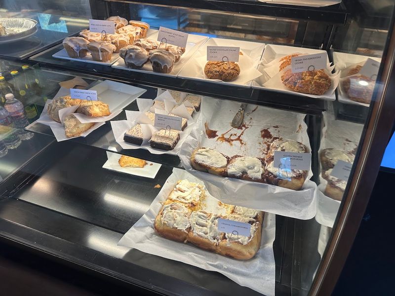 This Oregon Bakery Is Turning Cinnamon Rolls Into A Road Trip-Worthy Stop - Decor Hint Gluten-Free Done Right
