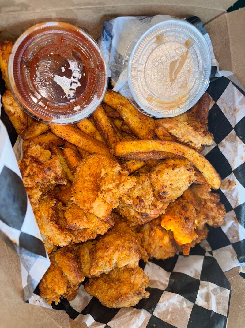 Fried Shrimp Fans Should Put This Cozy Colorado Diner On Their Radar - Decor Hint The Fried Shrimp That Earns Its Own Reputation
