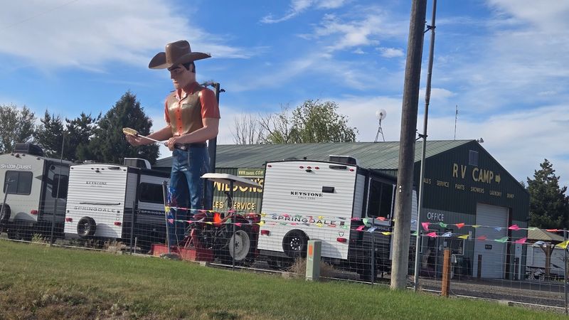 This Fiberglass Giant Turns A Quick Pass Into A Story