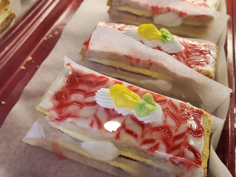 The New Mexico Cake Shop Where One Slice Can Make Your Whole Day Better - Decor Hint Slices That Prove Simple Can Be Spectacular