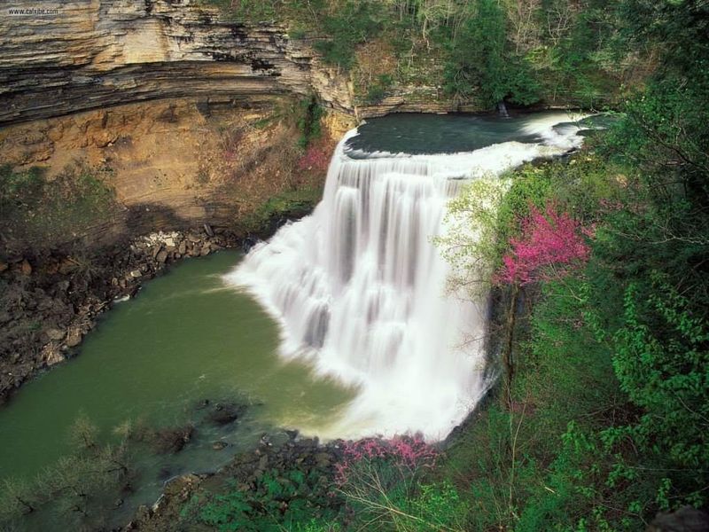 This Dreamy Tennessee Town Feels Like The Setting Of Your Favorite Holiday Movie - Decor Hint Burgess Falls State Natural Area