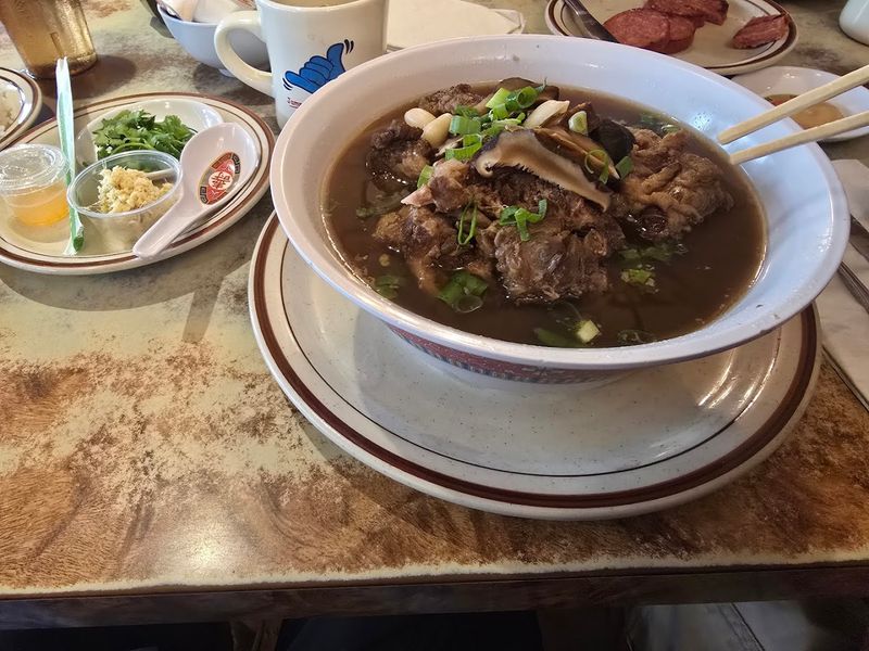 A Bowl Of Oxtail Stew From This Hawaii Diner Is Pure Island Comfort - Decor Hint What Oxtail Stew Actually Is