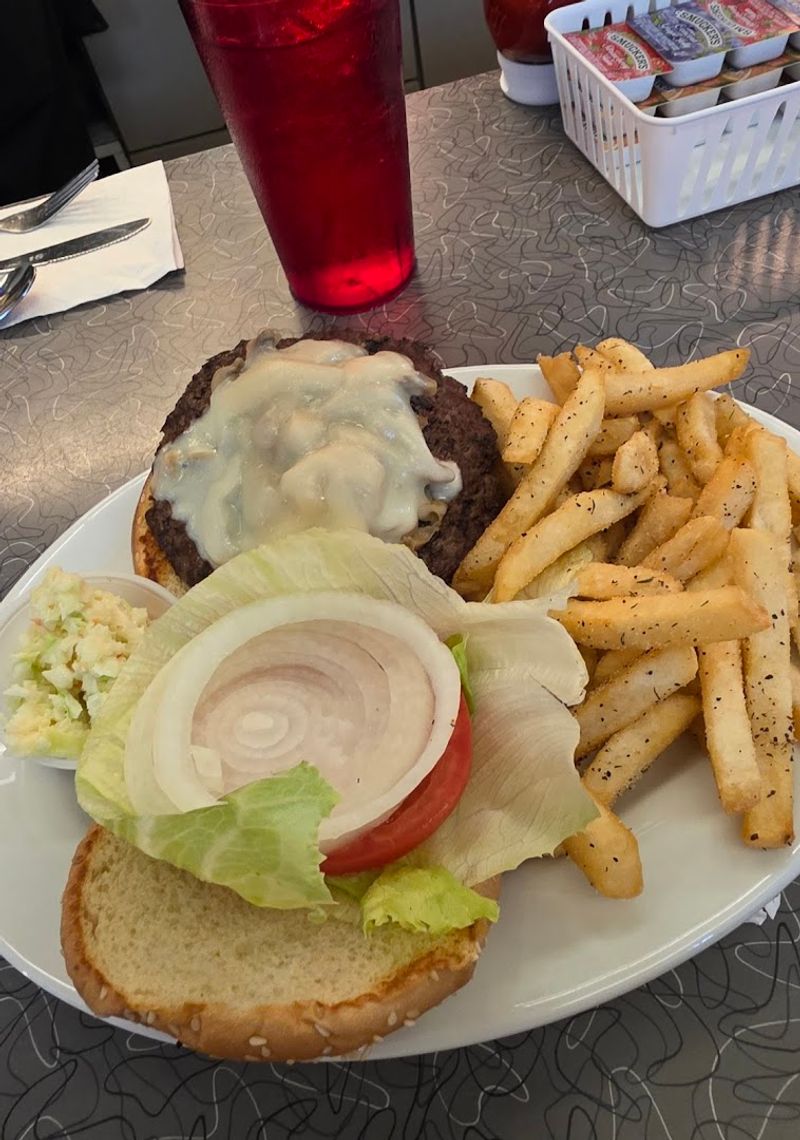 This Unassuming Florida Diner Is Known For Its Outstanding Biscuits And Gravy - Decor Hint The Biscuits That Started The Conversation