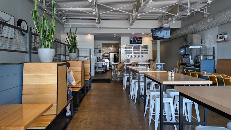 The Juicy Smash Burgers At This Tiny Texas Spot Are So Good, You'll Crave Them All Week - Decor Hint Why This Burger Stays With You All Week