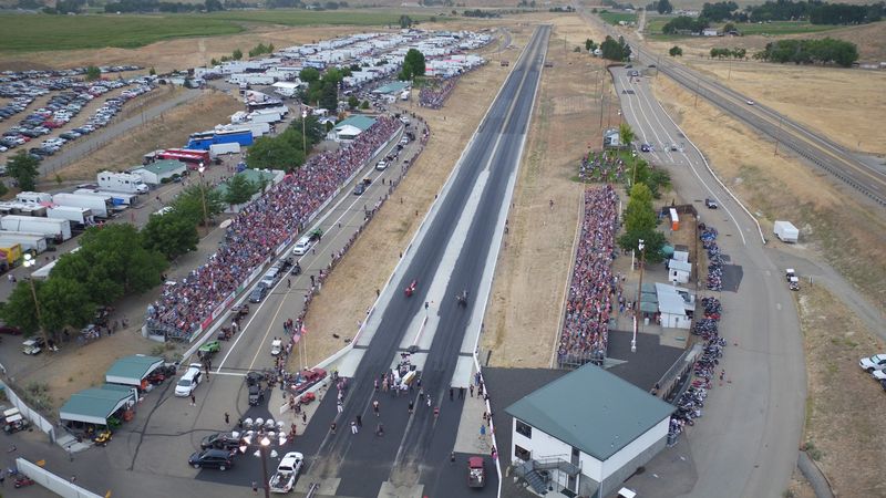Old-School Racing Fans Get Their Kind Of Time Machine