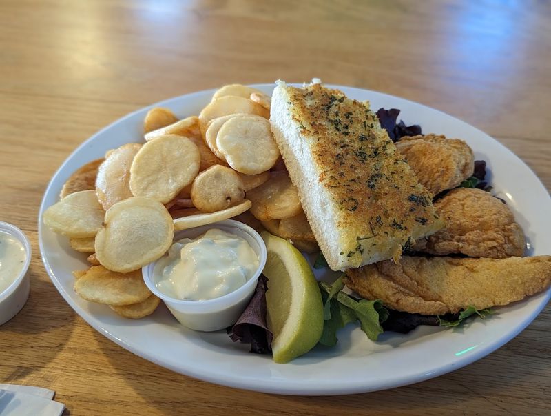 The Unassuming Oregon Seafood Spot Where The Crispy Cod Steals The Show