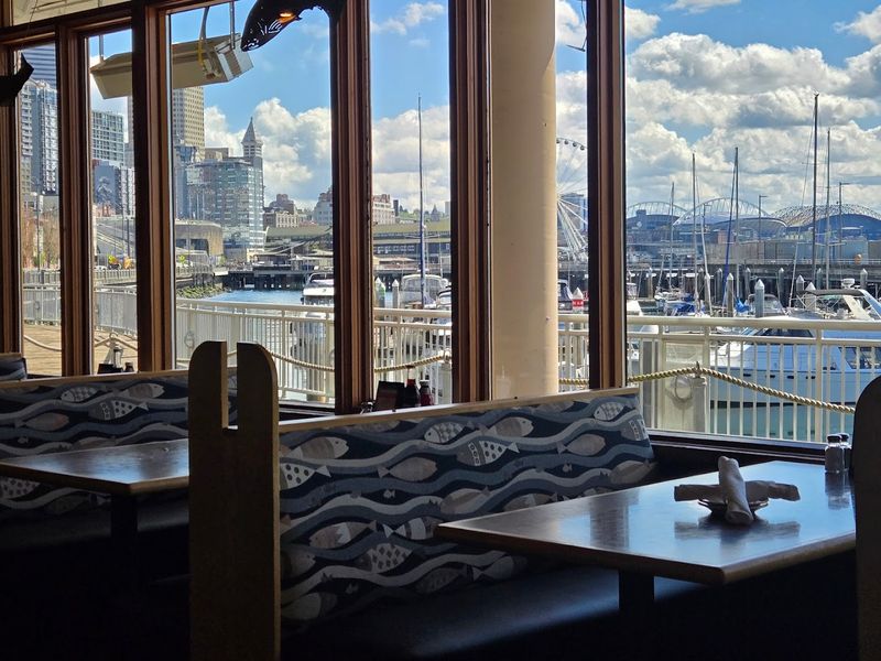 People Travel From Across Washington For The Fish And Chips At This Beloved Seafood Restaurant - Decor Hint A View That Upgrades Every Single Bite