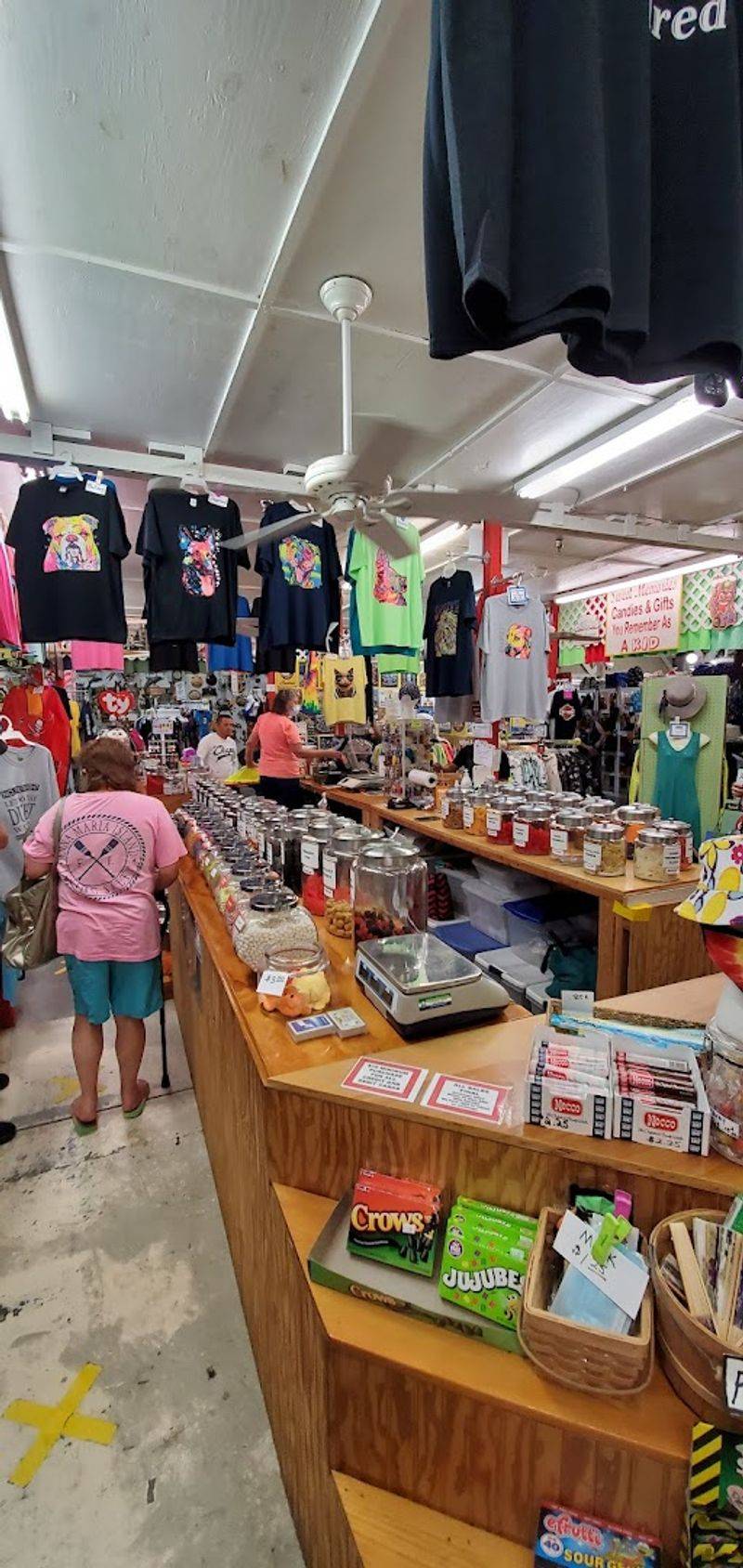 One Of Florida's Biggest Flea Markets Is A Treasure Hunter's Paradise - Decor Hint Handmade Goods That Shine