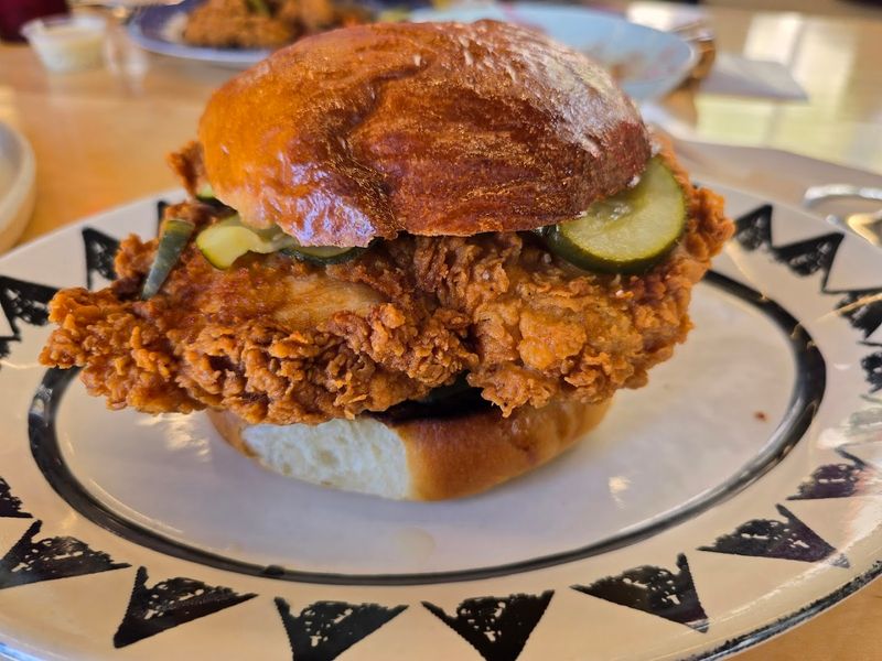 People Drive Across Nebraska To Eat At This Beloved Fried Chicken Restaurant - Decor Hint The OG Sandwich Keeps Things Simple In The Best Way