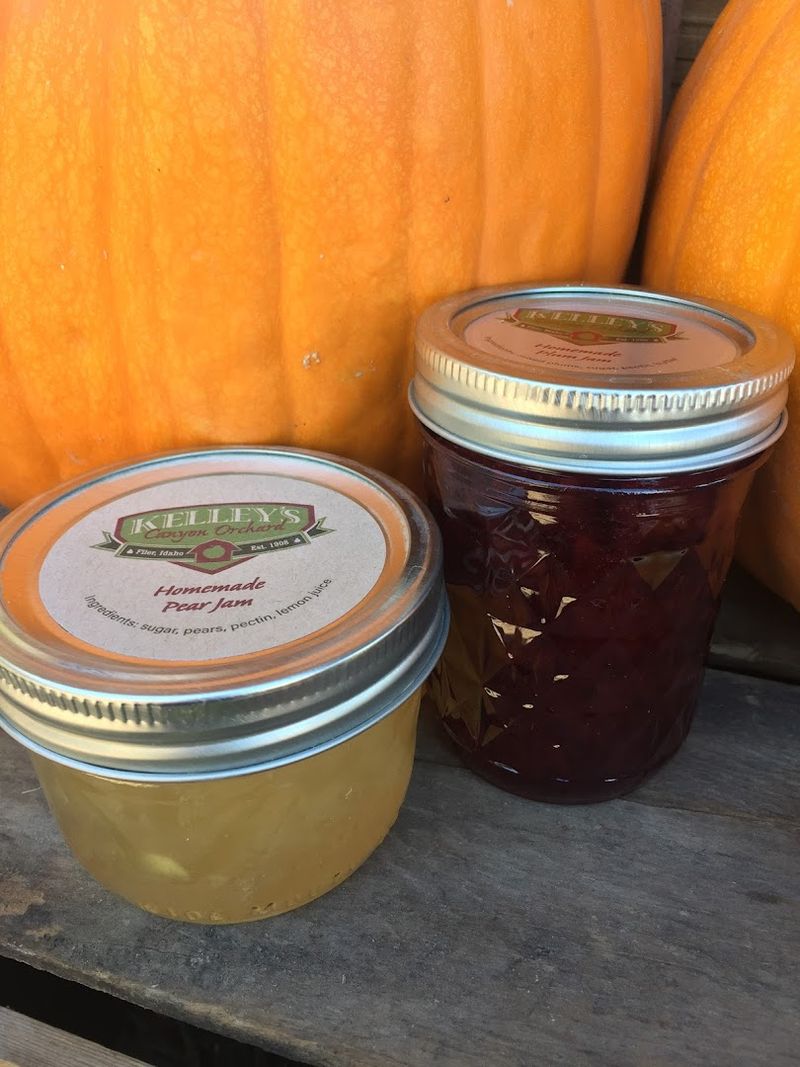 Visitors Can Pick Their Own Late-Summer Pears At This Family Idaho Orchard - Decor Hint Jams, Honey, And Candles Too