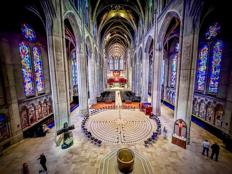 California Has A Hilltop Cathedral That Looks Straight Out Of Old Europe - Decor Hint Stained Glass Turns The Stonework Into Color