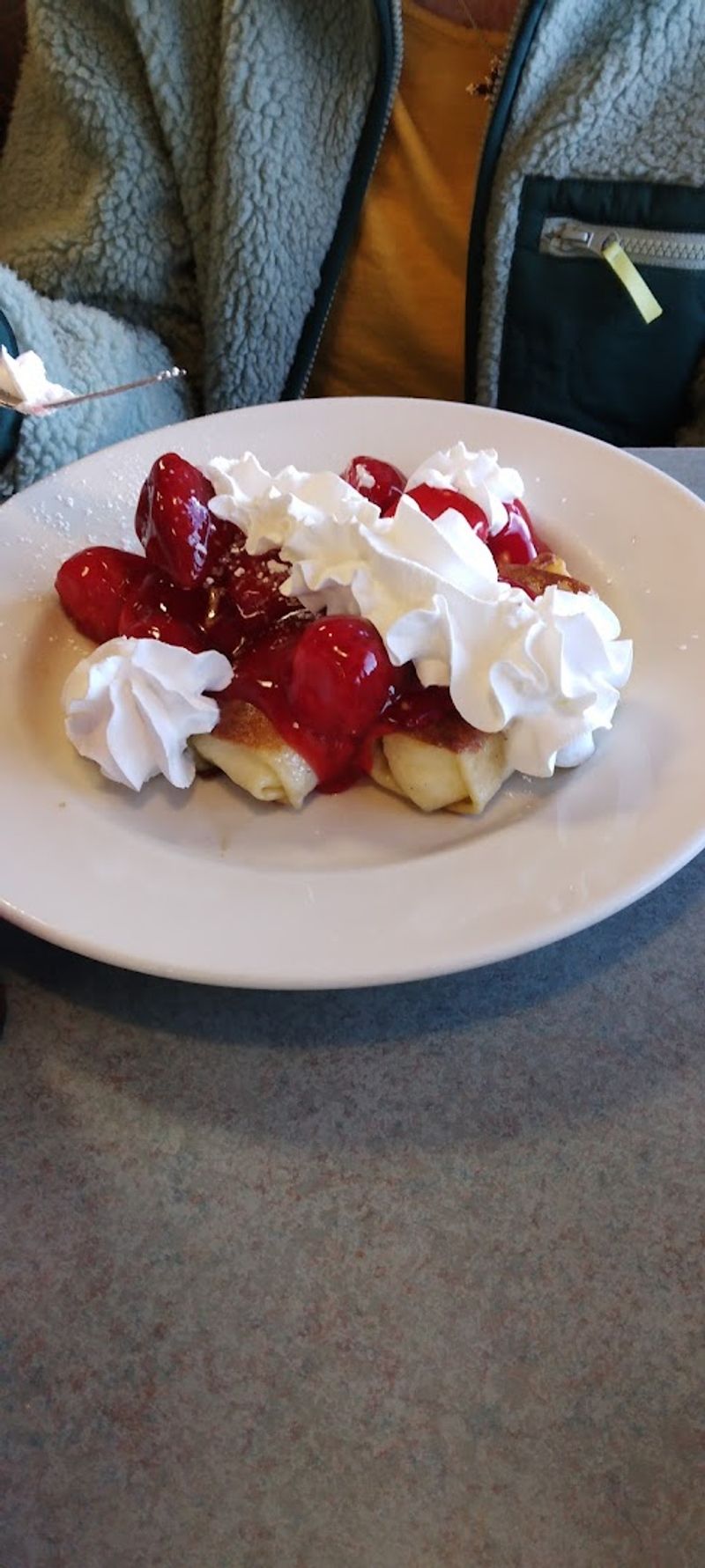 This Florida Restaurant Is Famous For Doing The Basics Exceptionally Well - Decor Hint Big Bear French Cakes Are Legendary