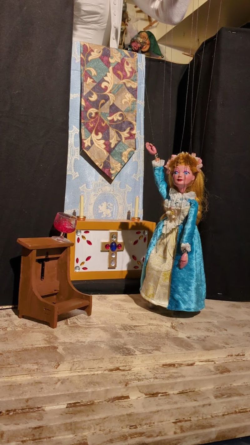 Few People Know Oregon Is Home To An Enchanting Puppet Museum - Decor Hint When And How To Visit