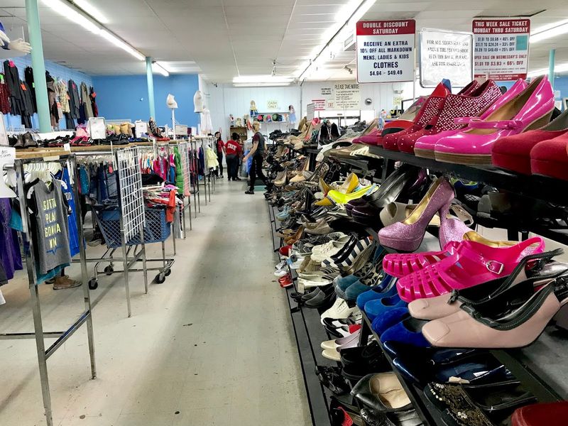 Community Thrift Store, Pine Castle