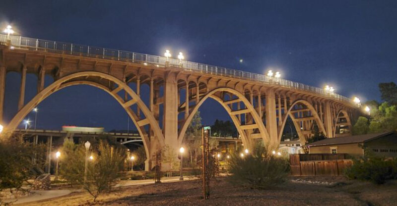 The Haunted California Bridge With A Past That Feels Even Heavier After Dark