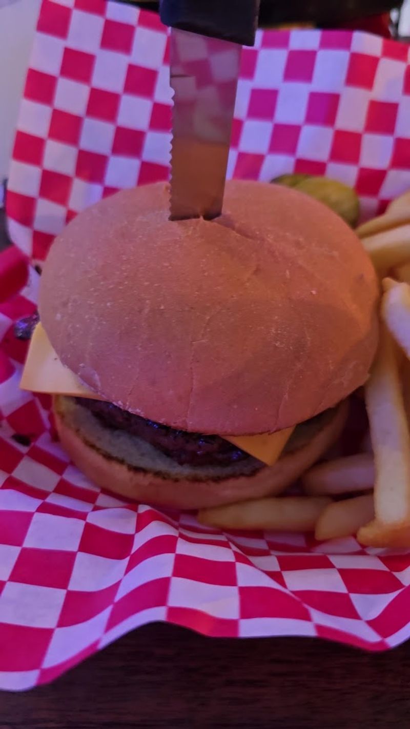The Bacon Cheeseburger Keeps Things Classic