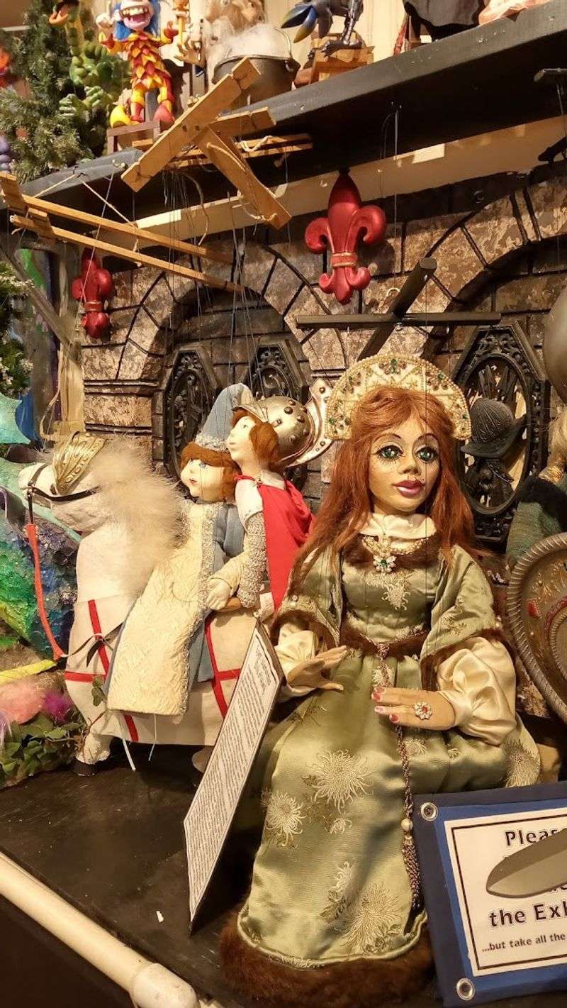 Few People Know Oregon Is Home To An Enchanting Puppet Museum - Decor Hint Live Shows That Truly Dazzle